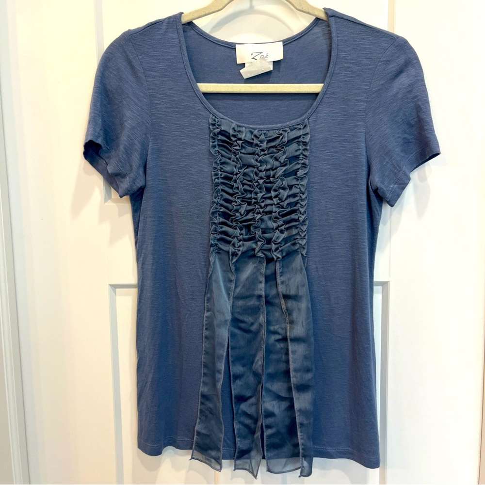 Zoe Women’s Short Sleeve Blue Blouse Size Small Ruffle Front‎ Solid Print